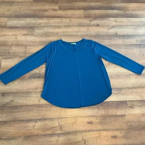 Zenana Outfitters Tops - Zenana V-Neck Blue Long Sleeve Womens Top Tee Shirt Size 3X